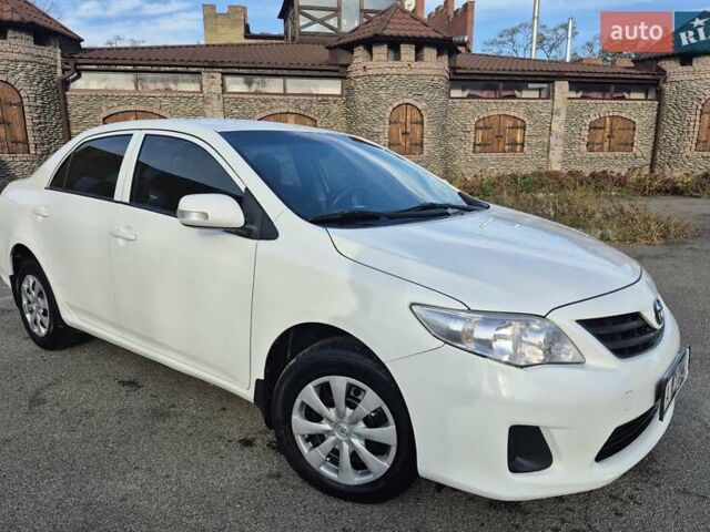 Белый Тойота Королла, объемом двигателя 0 л и пробегом 145 тыс. км за 7300 $, фото 2 на Automoto.ua