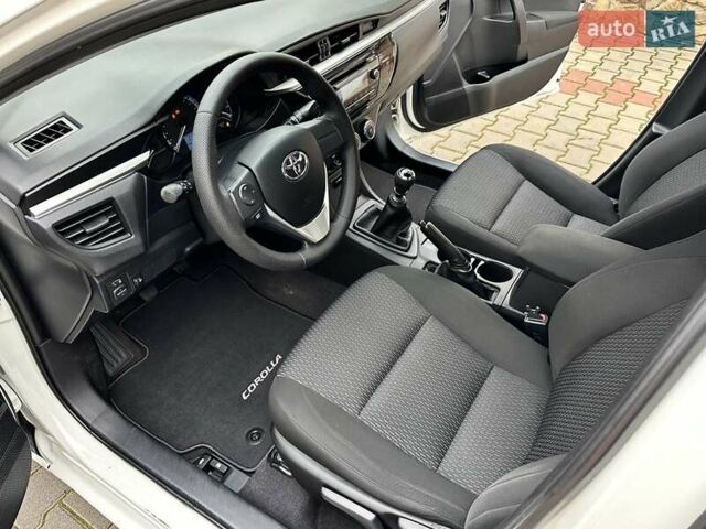 Белый Тойота Королла, объемом двигателя 1.6 л и пробегом 137 тыс. км за 10999 $, фото 47 на Automoto.ua