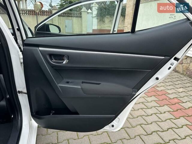 Белый Тойота Королла, объемом двигателя 1.6 л и пробегом 137 тыс. км за 10999 $, фото 57 на Automoto.ua