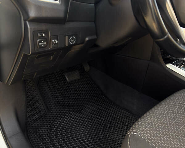 Белый Тойота Королла, объемом двигателя 1.6 л и пробегом 183 тыс. км за 9890 $, фото 19 на Automoto.ua