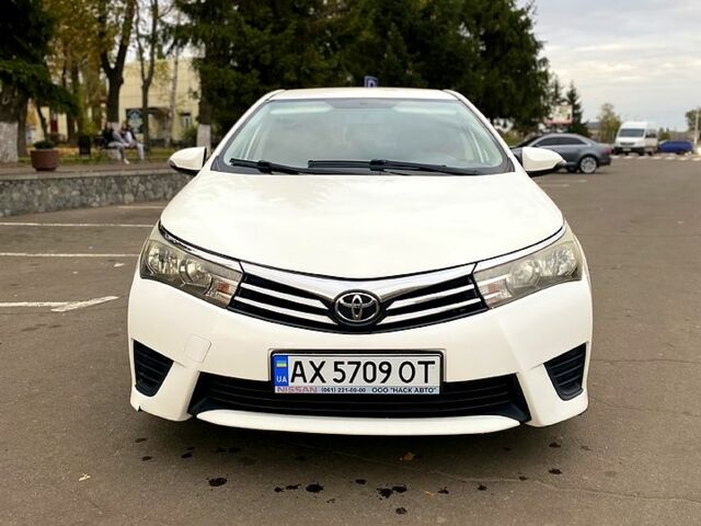 Белый Тойота Королла, объемом двигателя 1.6 л и пробегом 200 тыс. км за 8800 $, фото 1 на Automoto.ua