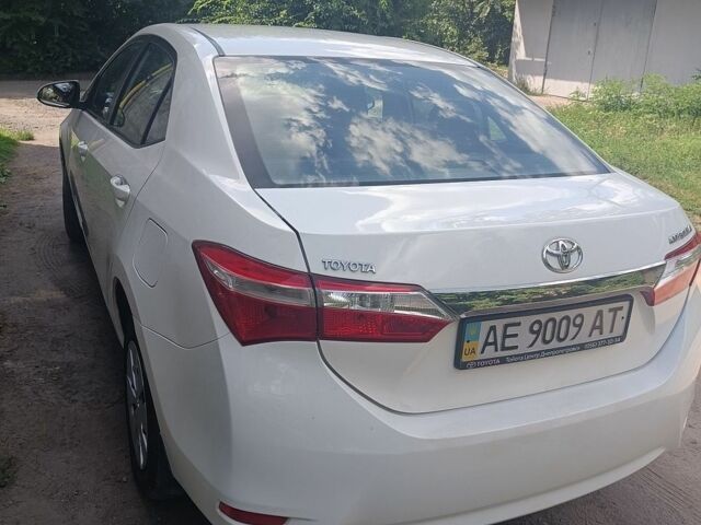 Белый Тойота Королла, объемом двигателя 1.3 л и пробегом 161 тыс. км за 8500 $, фото 5 на Automoto.ua