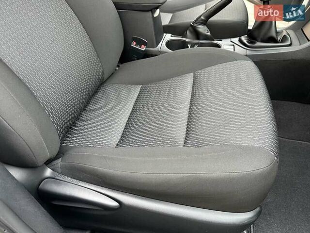 Белый Тойота Королла, объемом двигателя 1.6 л и пробегом 137 тыс. км за 10999 $, фото 63 на Automoto.ua