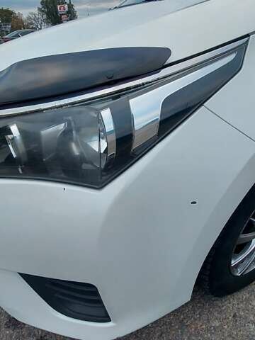 Белый Тойота Королла, объемом двигателя 1.6 л и пробегом 160 тыс. км за 9300 $, фото 3 на Automoto.ua