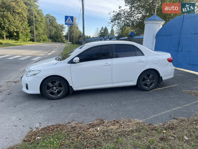 Белый Тойота Королла, объемом двигателя 1.36 л и пробегом 179 тыс. км за 8500 $, фото 2 на Automoto.ua