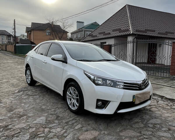 Белый Тойота Королла, объемом двигателя 1.6 л и пробегом 142 тыс. км за 12000 $, фото 1 на Automoto.ua