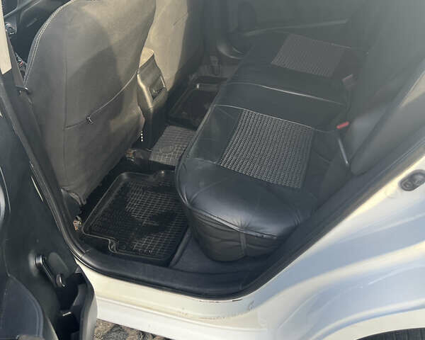 Белый Тойота Королла, объемом двигателя 1.33 л и пробегом 233 тыс. км за 6000 $, фото 7 на Automoto.ua