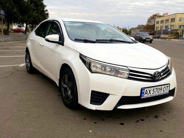 Белый Тойота Королла, объемом двигателя 1.6 л и пробегом 200 тыс. км за 8800 $, фото 2 на Automoto.ua