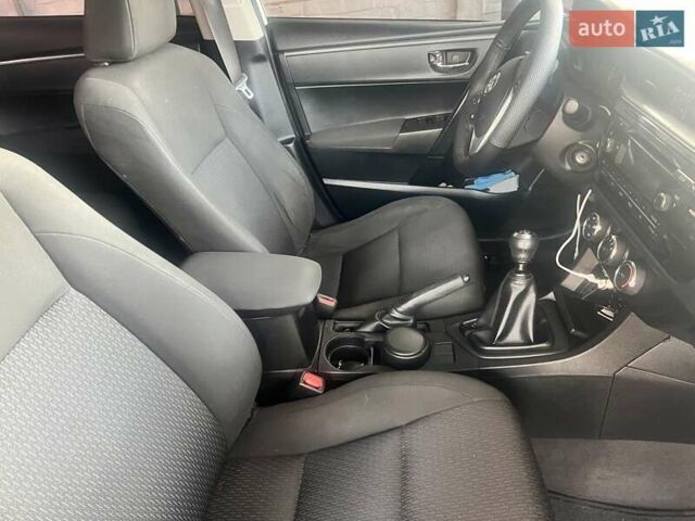 Белый Тойота Королла, объемом двигателя 1.3 л и пробегом 203 тыс. км за 8700 $, фото 6 на Automoto.ua