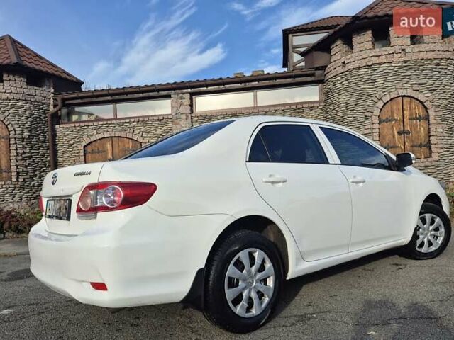 Белый Тойота Королла, объемом двигателя 0 л и пробегом 145 тыс. км за 7300 $, фото 4 на Automoto.ua