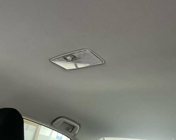 Білий Тойота Королла, об'ємом двигуна 1.6 л та пробігом 141 тис. км за 9800 $, фото 22 на Automoto.ua