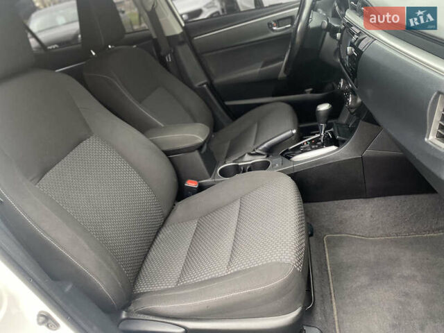 Белый Тойота Королла, объемом двигателя 1.6 л и пробегом 193 тыс. км за 12500 $, фото 25 на Automoto.ua