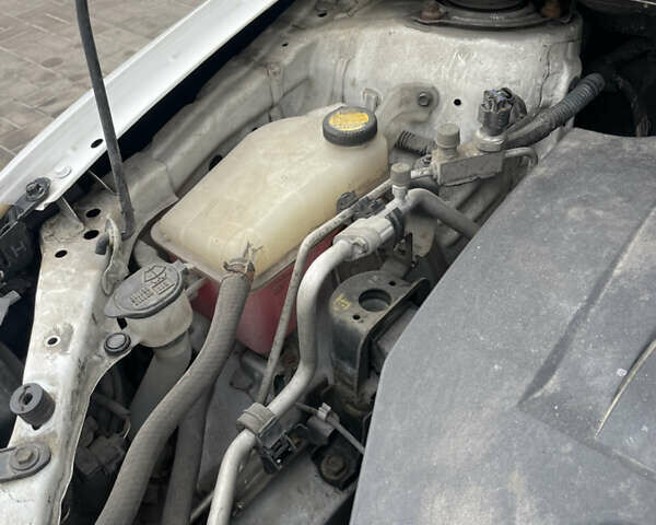 Білий Тойота Королла, об'ємом двигуна 1.6 л та пробігом 141 тис. км за 9800 $, фото 17 на Automoto.ua