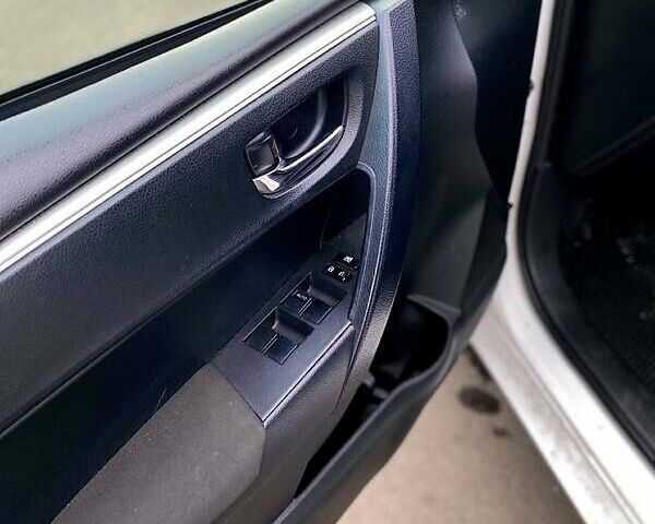 Белый Тойота Королла, объемом двигателя 1.6 л и пробегом 200 тыс. км за 8800 $, фото 9 на Automoto.ua