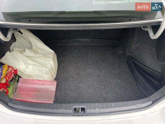 Білий Тойота Королла, об'ємом двигуна 1.6 л та пробігом 141 тис. км за 9800 $, фото 30 на Automoto.ua