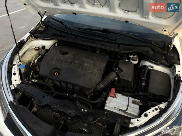 Белый Тойота Королла, объемом двигателя 1.6 л и пробегом 183 тыс. км за 9890 $, фото 32 на Automoto.ua