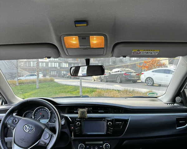 Белый Тойота Королла, объемом двигателя 1.6 л и пробегом 220 тыс. км за 10499 $, фото 10 на Automoto.ua