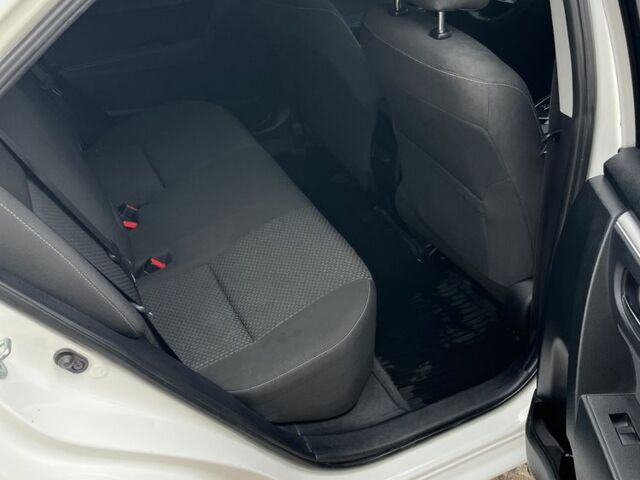 Белый Тойота Королла, объемом двигателя 1.6 л и пробегом 142 тыс. км за 12200 $, фото 15 на Automoto.ua