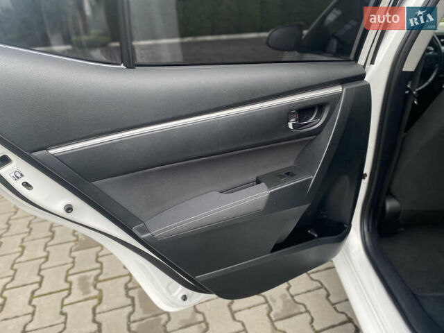 Белый Тойота Королла, объемом двигателя 1.6 л и пробегом 193 тыс. км за 12500 $, фото 30 на Automoto.ua