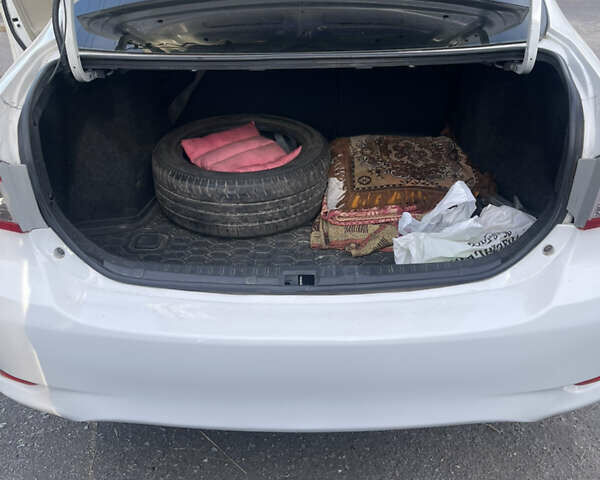 Белый Тойота Королла, объемом двигателя 1.36 л и пробегом 179 тыс. км за 8500 $, фото 8 на Automoto.ua