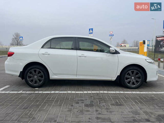 Білий Тойота Королла, об'ємом двигуна 1.6 л та пробігом 141 тис. км за 9800 $, фото 2 на Automoto.ua