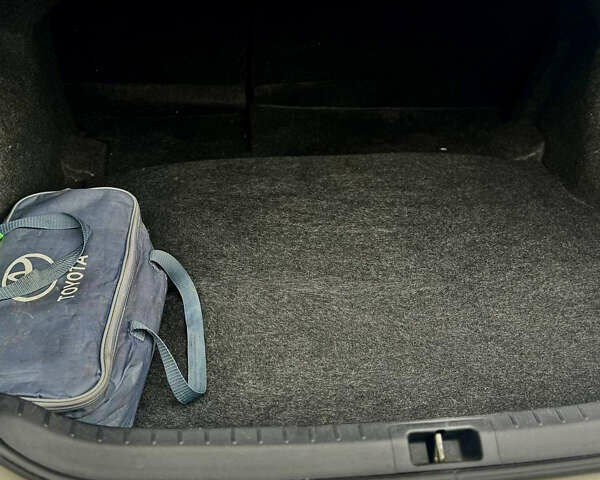 Білий Тойота Королла, об'ємом двигуна 1.6 л та пробігом 120 тис. км за 12500 $, фото 13 на Automoto.ua