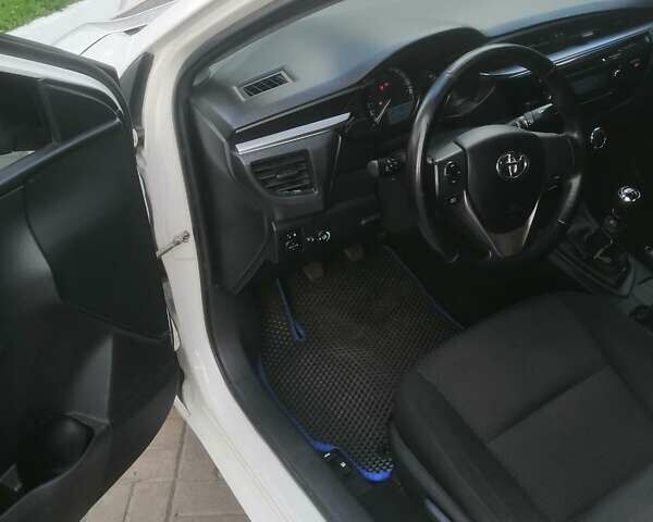 Белый Тойота Королла, объемом двигателя 1.4 л и пробегом 215 тыс. км за 9300 $, фото 14 на Automoto.ua