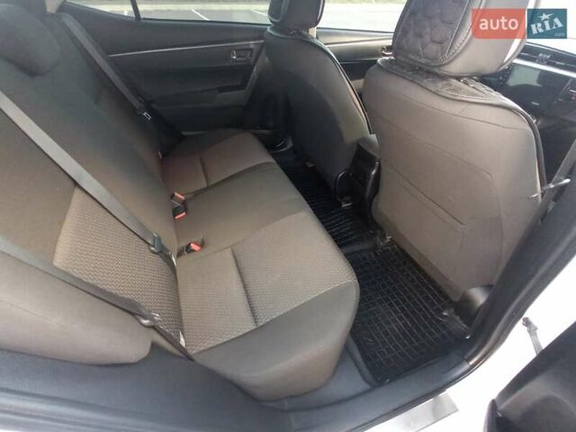 Білий Тойота Королла, об'ємом двигуна 1.6 л та пробігом 152 тис. км за 13300 $, фото 16 на Automoto.ua