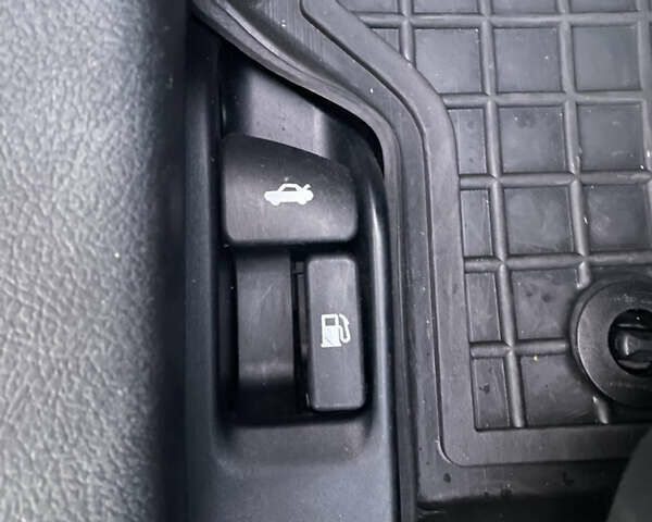 Белый Тойота Королла, объемом двигателя 1.6 л и пробегом 227 тыс. км за 10300 $, фото 37 на Automoto.ua