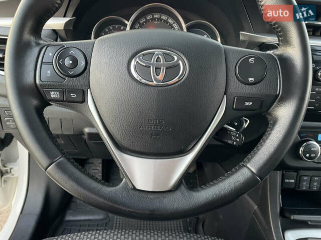 Белый Тойота Королла, объемом двигателя 1.6 л и пробегом 227 тыс. км за 10300 $, фото 21 на Automoto.ua