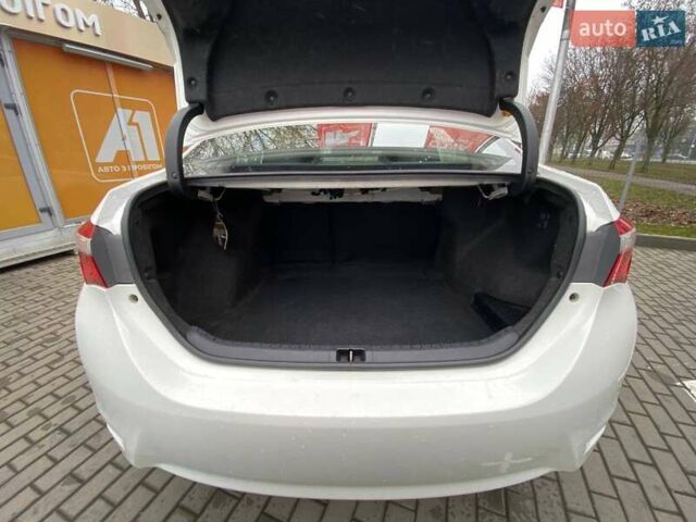 Білий Тойота Королла, об'ємом двигуна 1.33 л та пробігом 311 тис. км за 8500 $, фото 17 на Automoto.ua