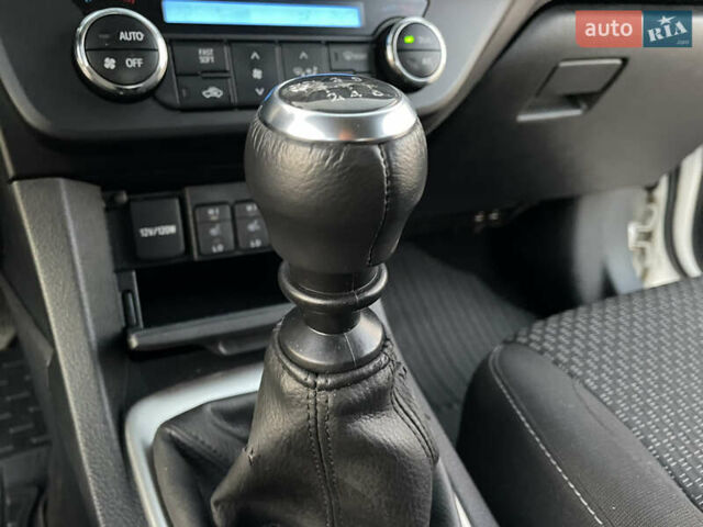 Белый Тойота Королла, объемом двигателя 1.6 л и пробегом 227 тыс. км за 10300 $, фото 24 на Automoto.ua