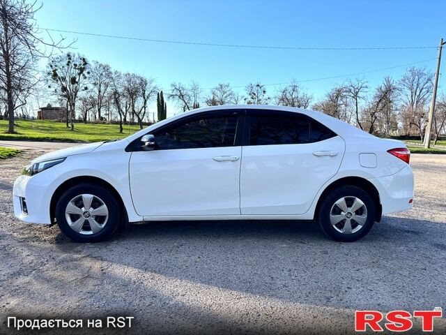 Белый Тойота Королла, объемом двигателя 1.3 л и пробегом 195 тыс. км за 8900 $, фото 1 на Automoto.ua