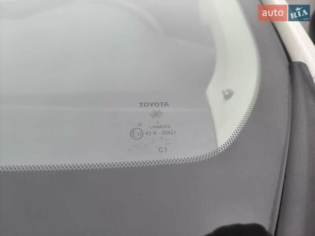 Белый Тойота Королла, объемом двигателя 1.33 л и пробегом 95 тыс. км за 10300 $, фото 6 на Automoto.ua