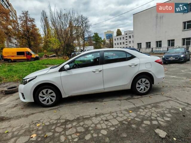 Білий Тойота Королла, об'ємом двигуна 1.6 л та пробігом 227 тис. км за 8900 $, фото 3 на Automoto.ua