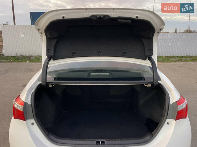 Белый Тойота Королла, объемом двигателя 1.6 л и пробегом 227 тыс. км за 10300 $, фото 41 на Automoto.ua