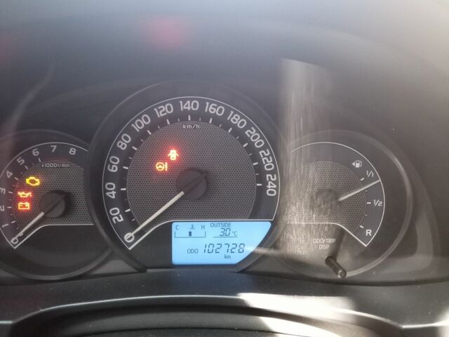 Белый Тойота Королла, объемом двигателя 1.3 л и пробегом 102 тыс. км за 9700 $, фото 5 на Automoto.ua