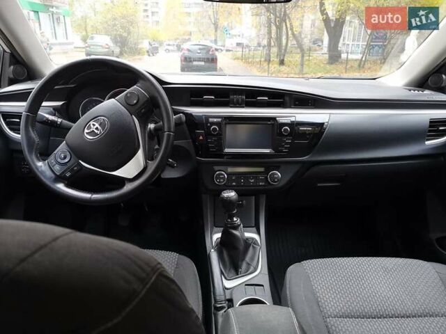 Білий Тойота Королла, об'ємом двигуна 1.6 л та пробігом 227 тис. км за 8900 $, фото 5 на Automoto.ua