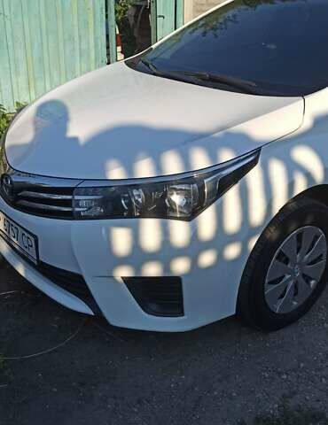 Білий Тойота Королла, об'ємом двигуна 1.33 л та пробігом 133 тис. км за 9000 $, фото 7 на Automoto.ua