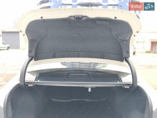 Белый Тойота Королла, объемом двигателя 1.33 л и пробегом 95 тыс. км за 10300 $, фото 22 на Automoto.ua