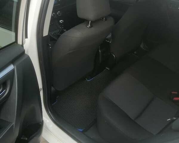 Белый Тойота Королла, объемом двигателя 1.4 л и пробегом 215 тыс. км за 9300 $, фото 13 на Automoto.ua