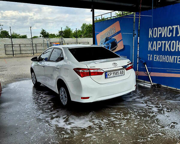 Білий Тойота Королла, об'ємом двигуна 1.33 л та пробігом 86 тис. км за 13000 $, фото 1 на Automoto.ua