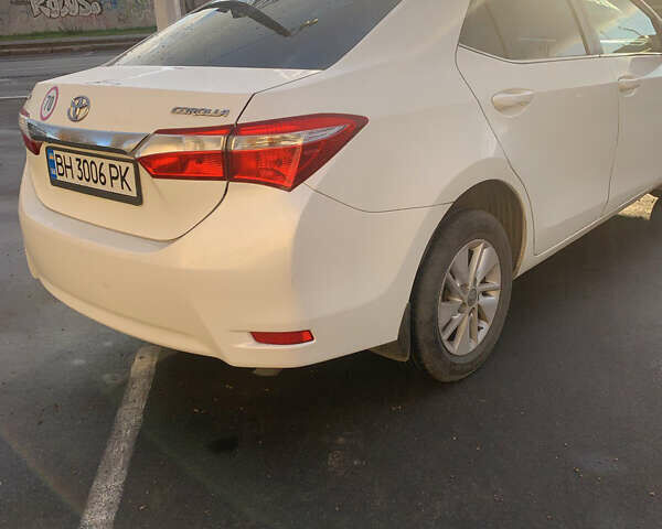 Белый Тойота Королла, объемом двигателя 1.6 л и пробегом 200 тыс. км за 10000 $, фото 4 на Automoto.ua