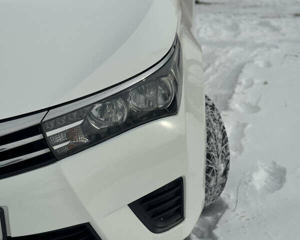 Білий Тойота Королла, об'ємом двигуна 1.3 л та пробігом 207 тис. км за 6700 $, фото 2 на Automoto.ua