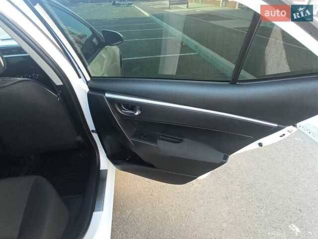 Білий Тойота Королла, об'ємом двигуна 1.6 л та пробігом 152 тис. км за 13300 $, фото 19 на Automoto.ua