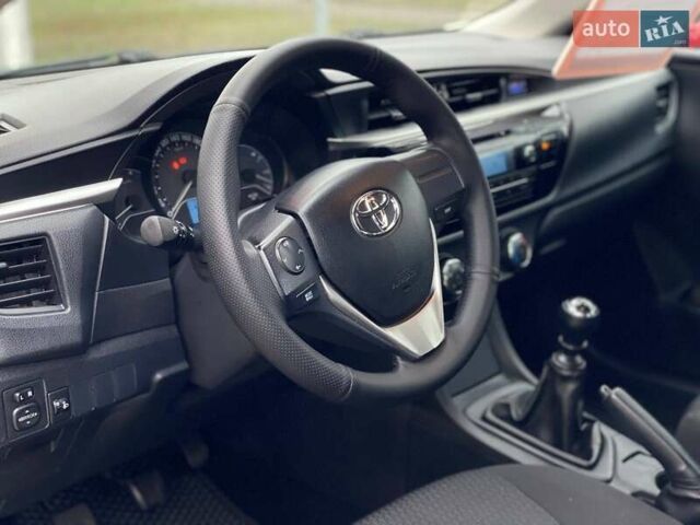 Білий Тойота Королла, об'ємом двигуна 1.33 л та пробігом 311 тис. км за 8500 $, фото 8 на Automoto.ua