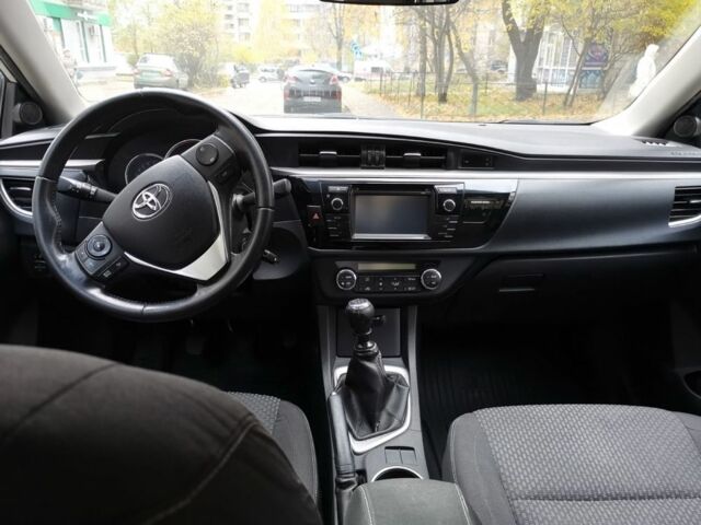 Білий Тойота Королла, об'ємом двигуна 1.6 л та пробігом 227 тис. км за 8900 $, фото 8 на Automoto.ua