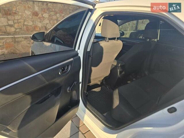 Белый Тойота Королла, объемом двигателя 1.3 л и пробегом 157 тыс. км за 8600 $, фото 9 на Automoto.ua