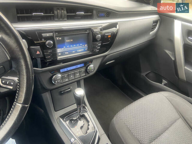 Белый Тойота Королла, объемом двигателя 1.6 л и пробегом 84 тыс. км за 13000 $, фото 3 на Automoto.ua