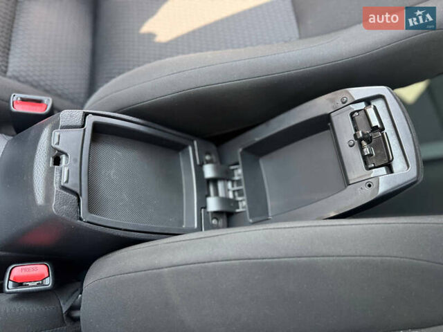 Тойота Королла 2015 у Івано-Франківську на Automoto.ua Білий Тойота Королла, об'ємом двигуна 1.6 л та пробігом 213 тис. км за 11900 $, фото 29 на Automoto.ua